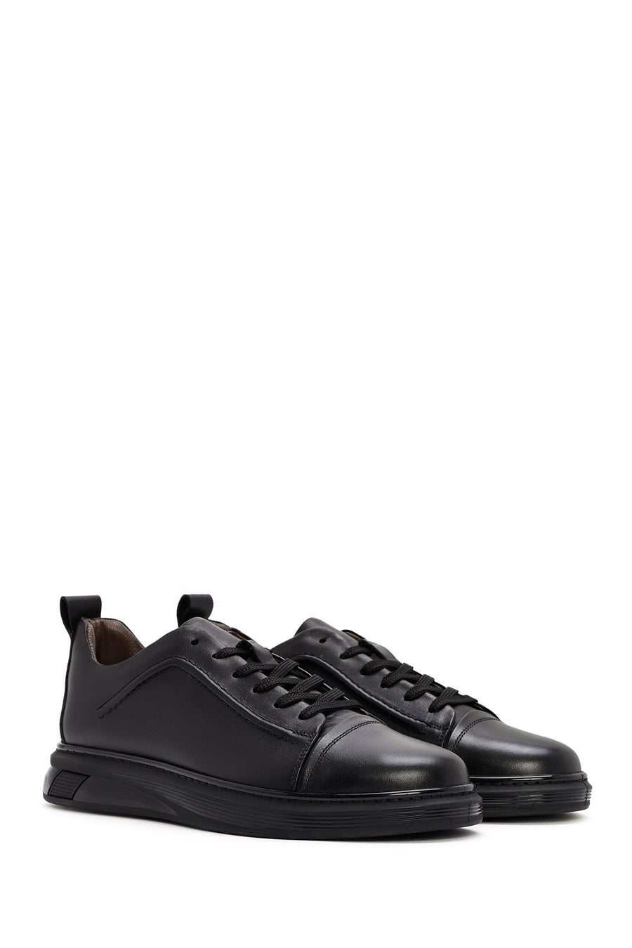 
Men's Black Thick Sole Lace-Up Leather Sneaker
