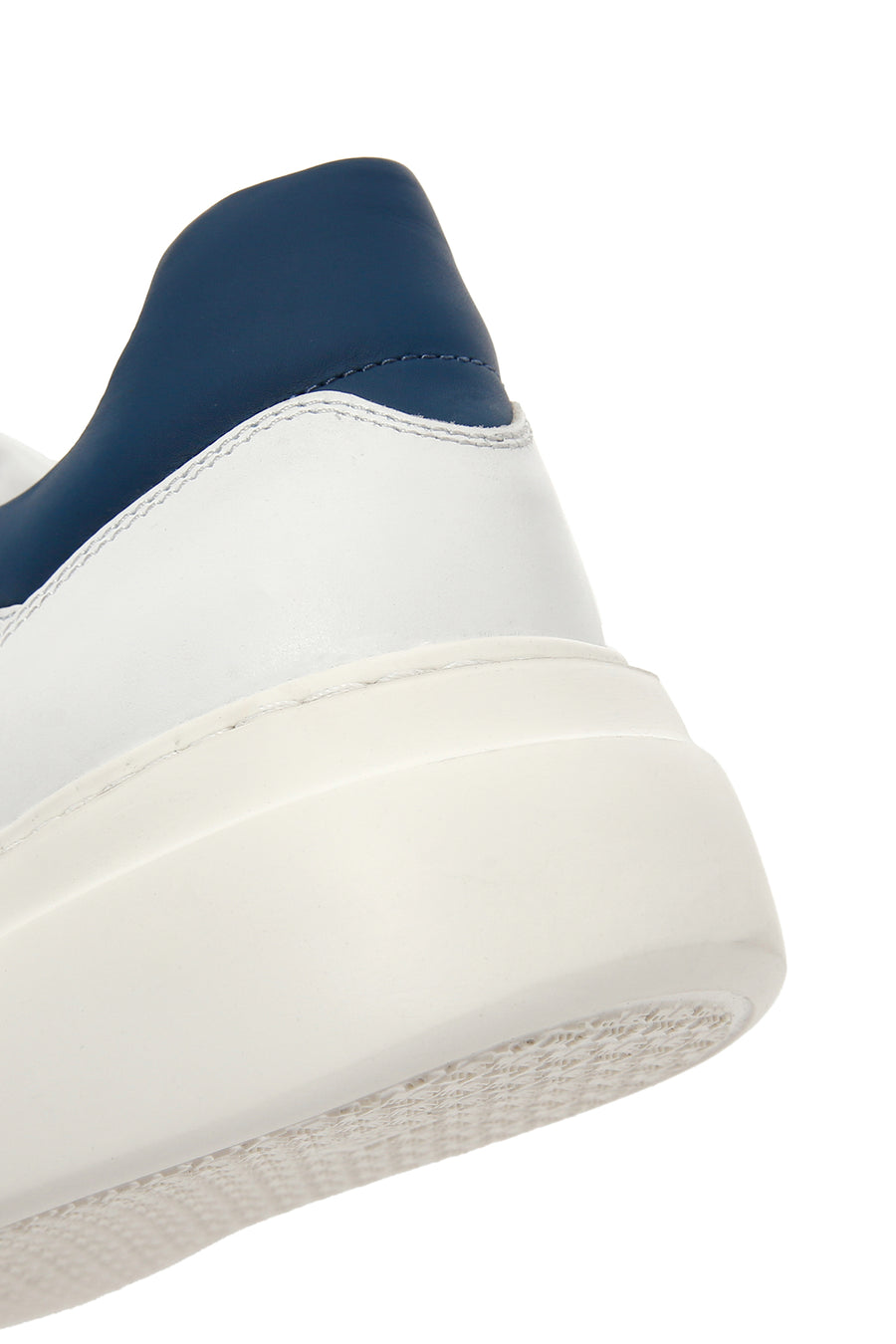 Erkek Beyaz Bağcıklı Kalın Tabanlı Deri Sneaker