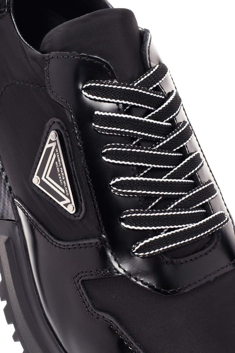 Men's Black Thick Sole Lace Up Leather Sneaker