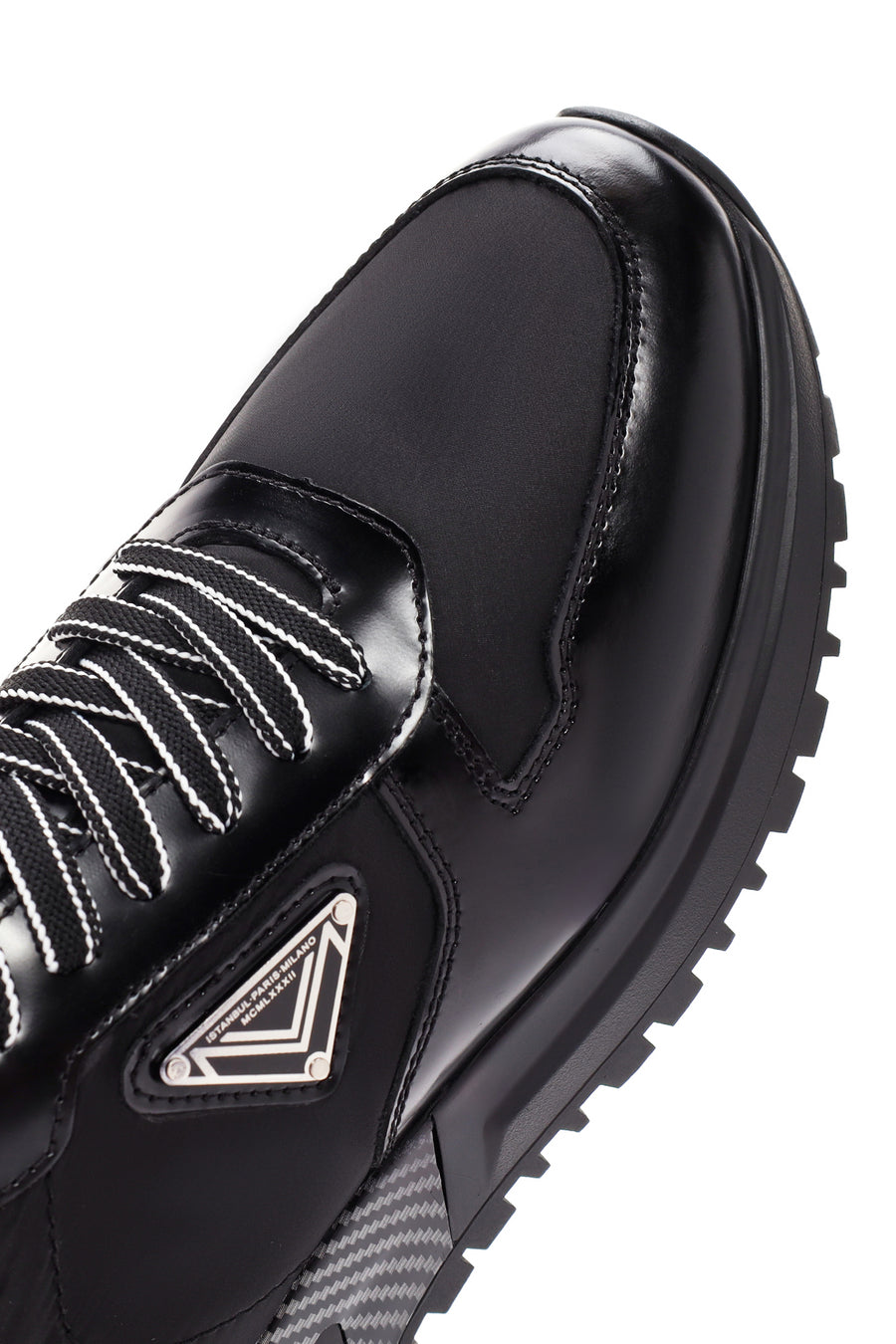 Men's Black Thick Sole Lace Up Leather Sneaker