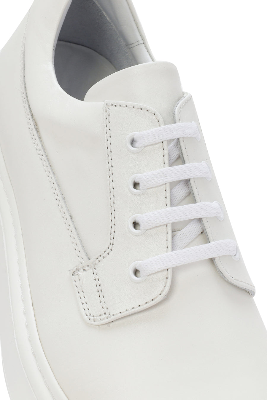 Erkek Beyaz Bağcıklı Kalın Tabanlı Deri Sneaker