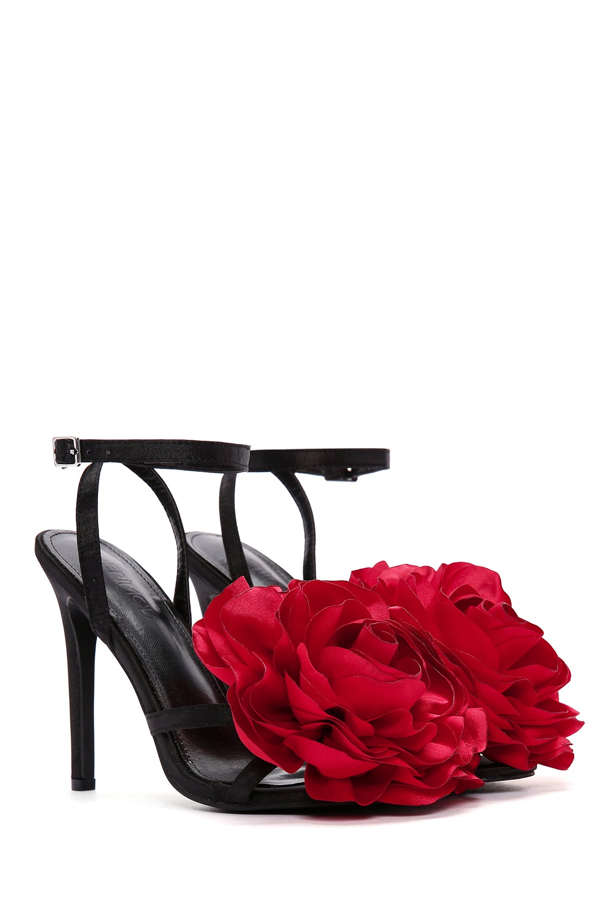 Kadın Siyah Bilekten Bantlı Aksesuar Detaylı İnce Topuklu Sandalet