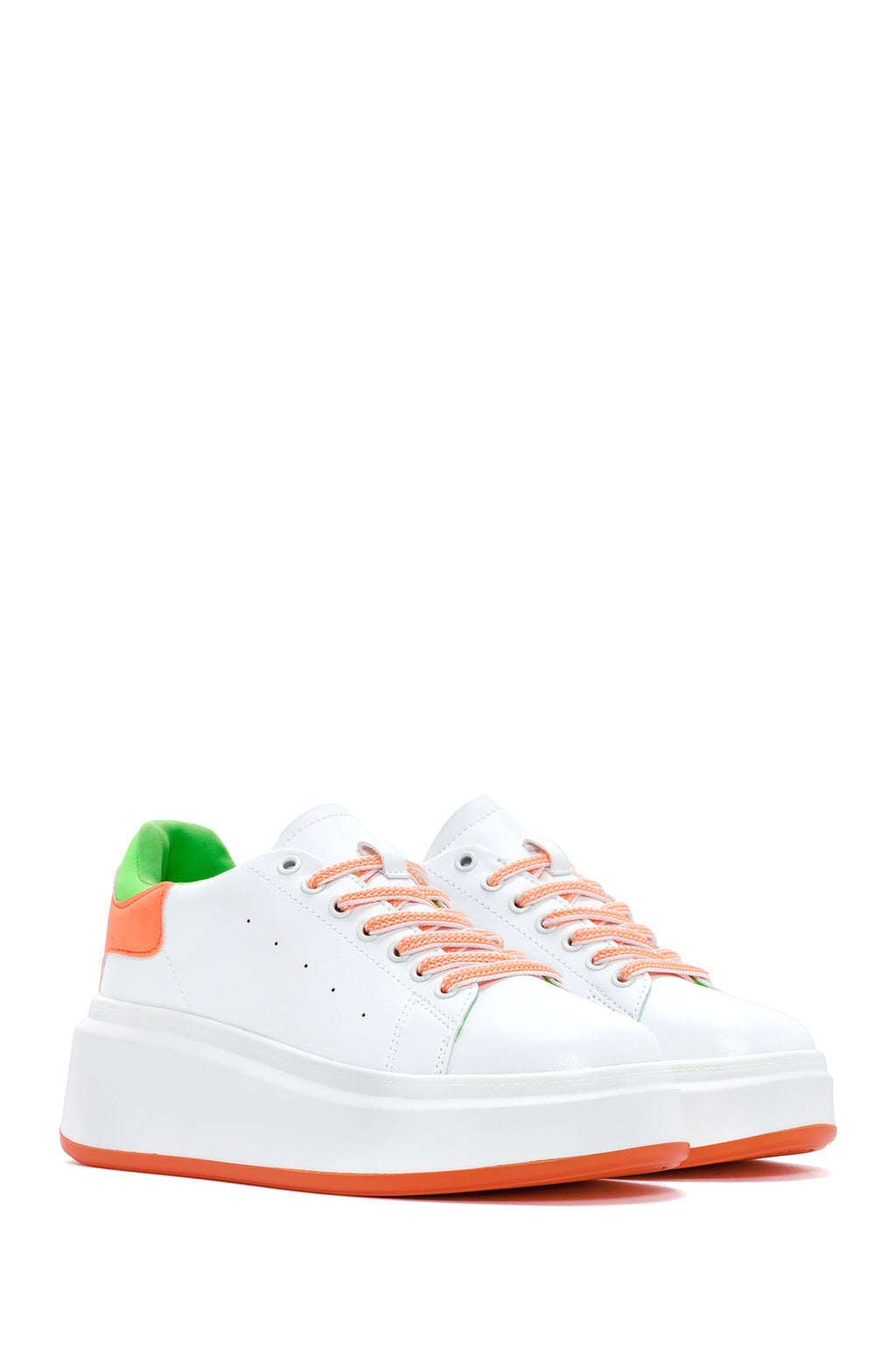 Kadın Beyaz Bağcıklı Kalın Tabanlı Sneaker