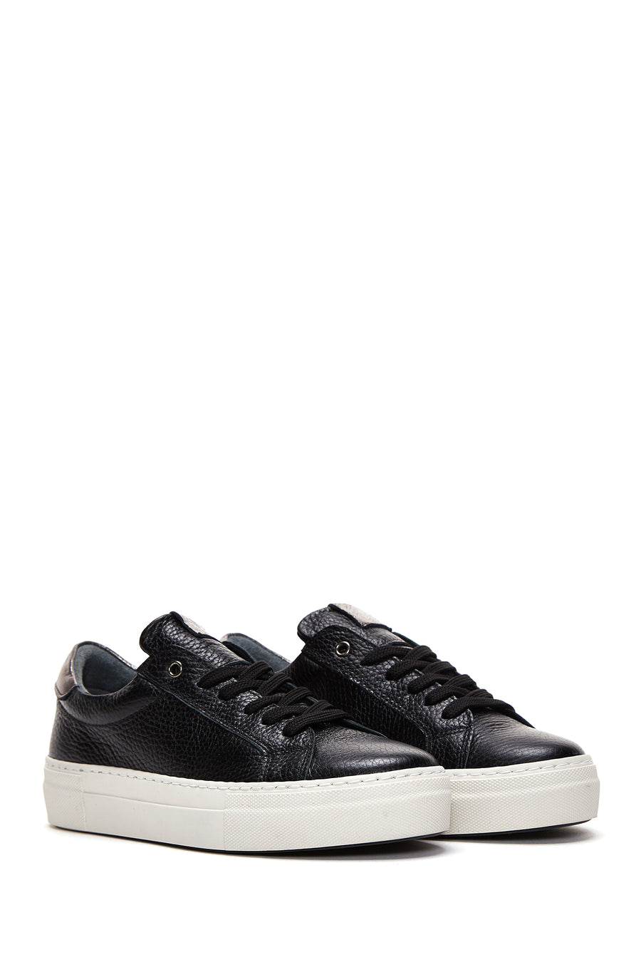 Kadın Siyah Bağcıklı Deri Sneaker
