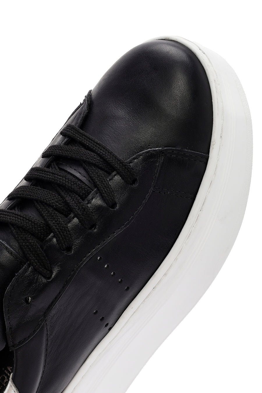 Kadın Siyah Bağcıklı Kalın Tabanlı Deri Sneaker