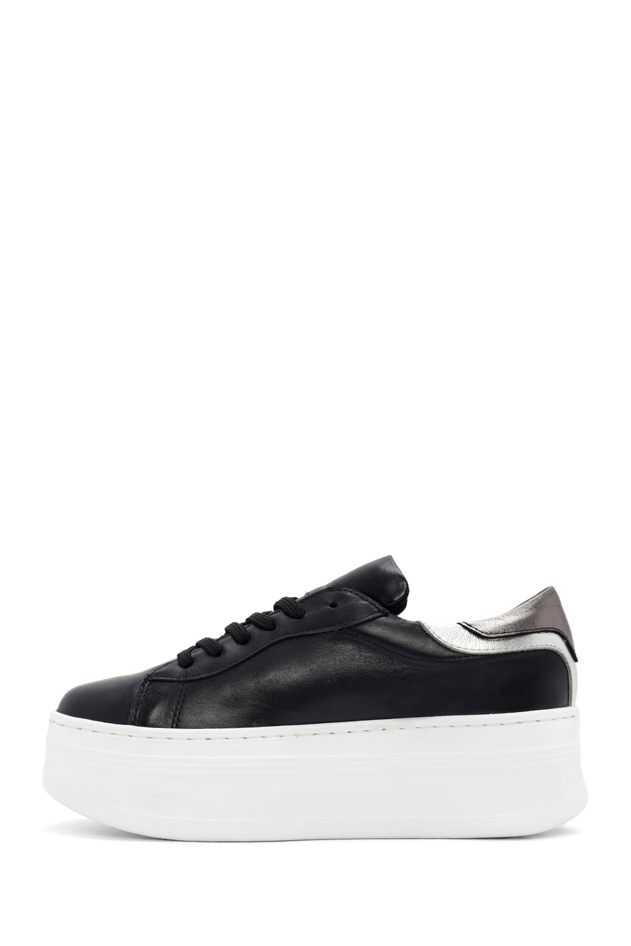 Kadın Siyah Bağcıklı Kalın Tabanlı Deri Sneaker