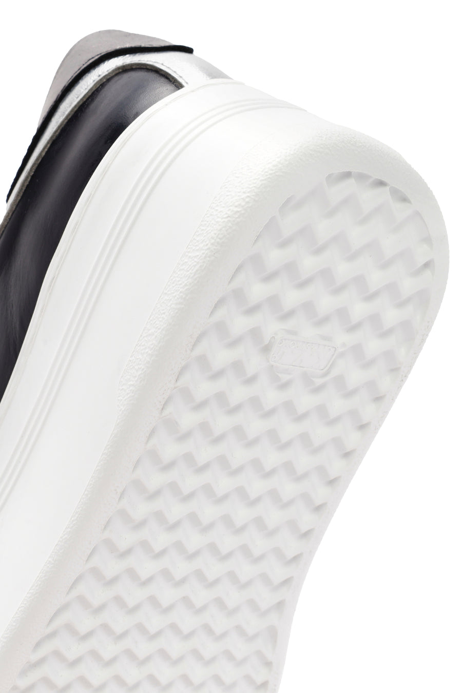 Kadın Siyah Bağcıklı Kalın Tabanlı Deri Sneaker