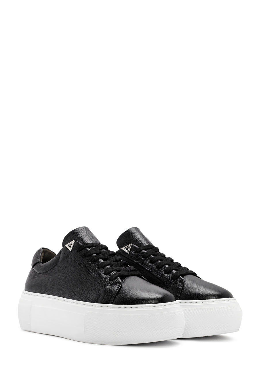 Kadın Siyah Bağcıklı Kalın Tabanlı Deri Sneaker