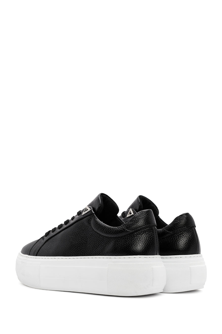 Kadın Siyah Bağcıklı Kalın Tabanlı Deri Sneaker