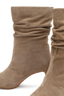 Kadın Bej İnce Topuklu Süet Deri Bot | Derimod