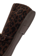 Kadın Kahverengi Leopar Desenli Tokalı Süet Deri Babet | Derimod