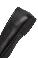 Kadın Siyah Fiyonklu Deri Babet | Derimod