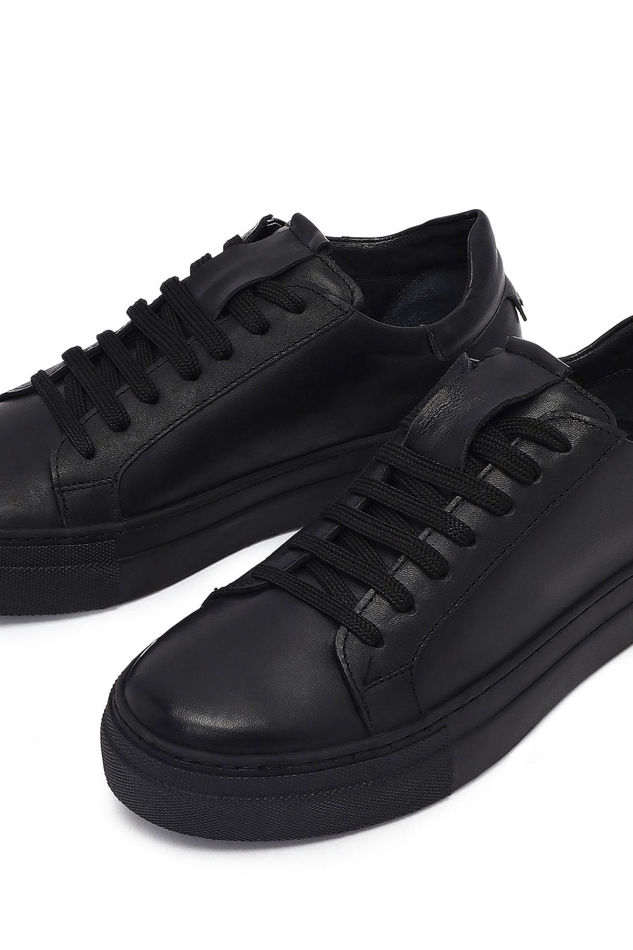 Kadın Siyah Bağcıklı Deri Sneaker