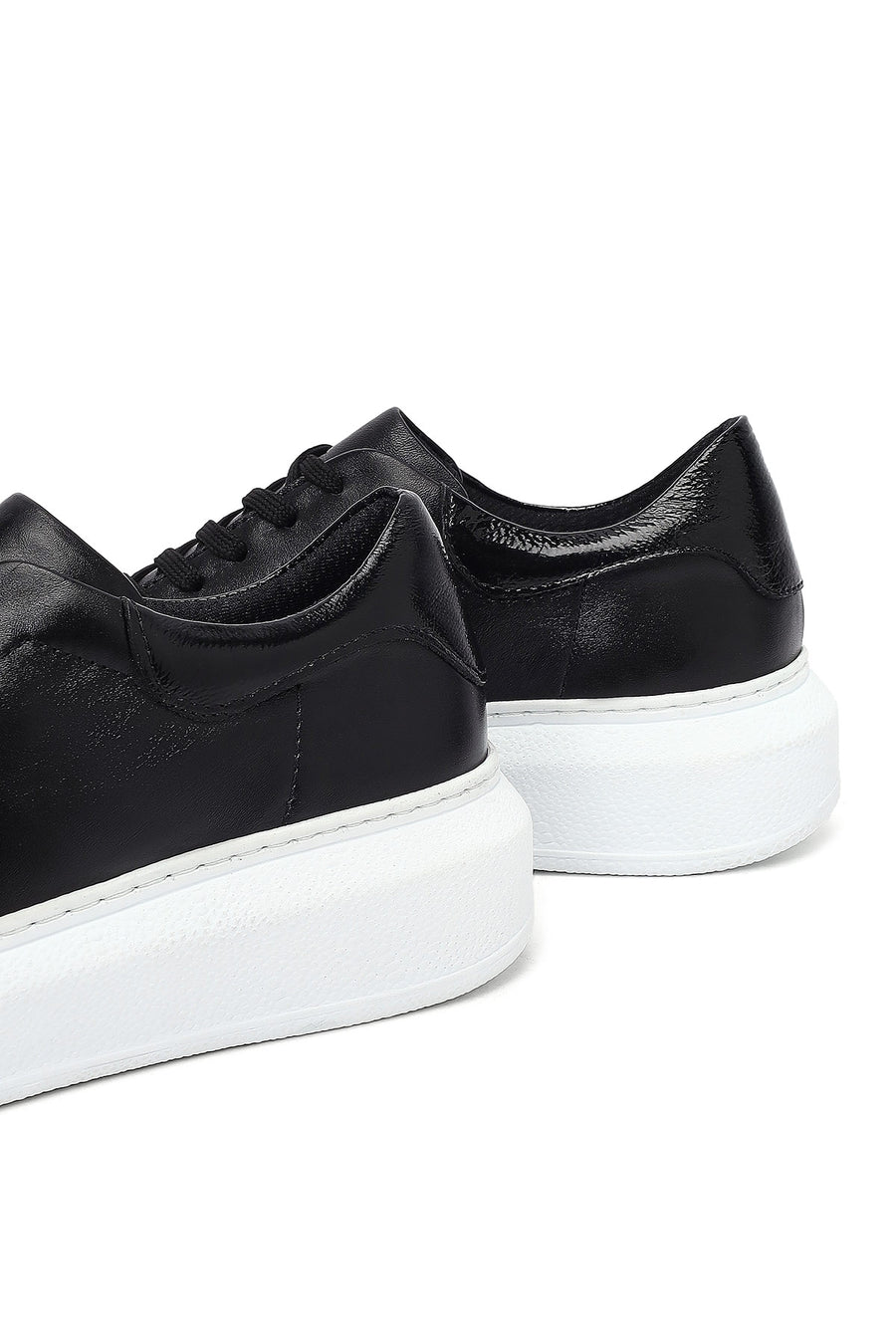 Kadın Siyah Bağcıklı Kalın Taban Deri Sneaker