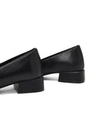 Kadın Siyah Kısa Kalın Topuklu Deri Ayakkabı | Derimod