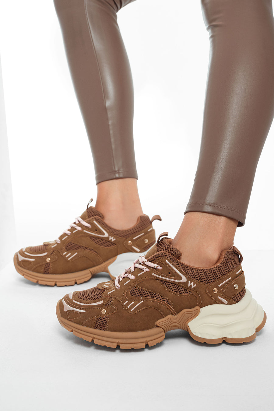 Women's Camel Lace-Up Thick-Soled Sneaker