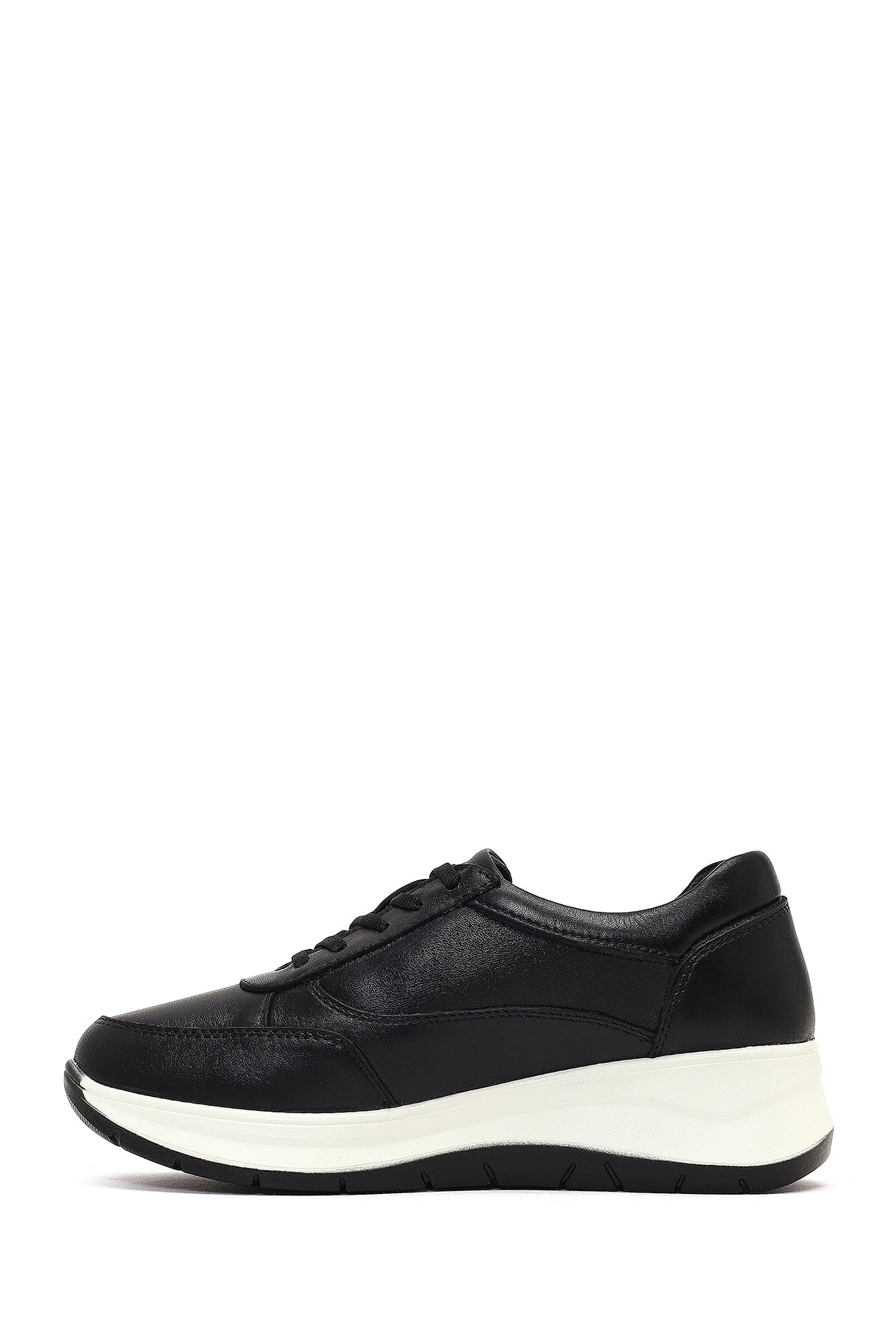 Kadın Siyah Bağcıklı Kalın Tabanlı Deri Sneaker