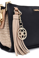 Kadın Siyah Uzun Askılı Aksesuar Detaylı Çapraz Çanta | Derimod