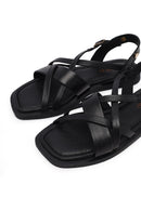 Kadın Siyah Tokalı Deri Sandalet | Derimod