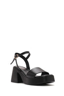 Kadın Siyah Bilekten Tokalı Kalın Topuklu Platformlu Deri Sandalet | Derimod