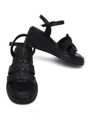 Kadın Siyah Bilekten Tokalı Dolgu Topuklu Deri Sandalet | Derimod