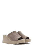 Kadın Gri Dolgu Topuklu Süet Deri Terlik | Derimod