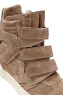 Kadın Bej Dolgu Topuklu Süet Deri Spor Bot | Derimod