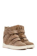 Kadın Bej Dolgu Topuklu Süet Deri Spor Bot | Derimod