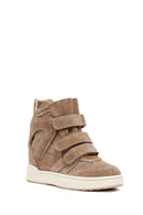 Kadın Bej Dolgu Topuklu Süet Deri Spor Bot | Derimod