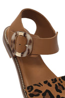 Kadın Taba Tokalı Leopar Desenli Deri Sandalet | Derimod