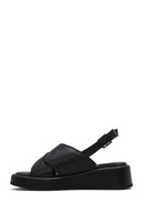 Kadın Siyah Bilekten Tokalı Kalın Tabanlı Deri Sandalet | Derimod