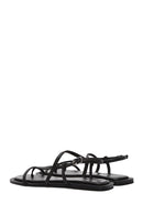 Kadın Siyah Parmak Arası Deri Sandalet | Derimod