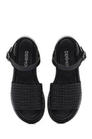 Kadın Siyah Bilekten Bağlamalı Örgülü Kalın Tabanlı Deri Sandalet | Derimod