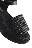 Kadın Siyah Bilekten Bağlamalı Örgülü Kalın Tabanlı Deri Sandalet | Derimod