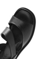 Kadın Siyah Bilekten Tokalı Kısa Topuklu Deri Sandalet | Derimod