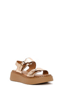 Kadın Bronz Tokalı Kalın Tabanlı Metalik Deri Comfort Sandalet | Derimod