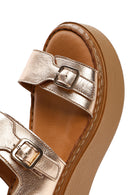 Kadın Bronz Tokalı Kalın Tabanlı Metalik Deri Comfort Sandalet | Derimod