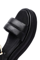 Kadın Siyah Bilekten Tokalı Deri Sandalet | Derimod