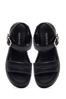 Kadın Siyah Bilekten Tokalı Deri Sandalet | Derimod