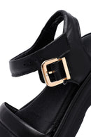 Kadın Siyah Bilekten Tokalı Deri Sandalet | Derimod