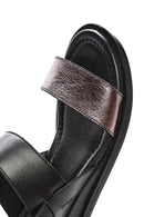 Kadın Siyah Bilekten Tokalı Deri Sandalet | Derimod