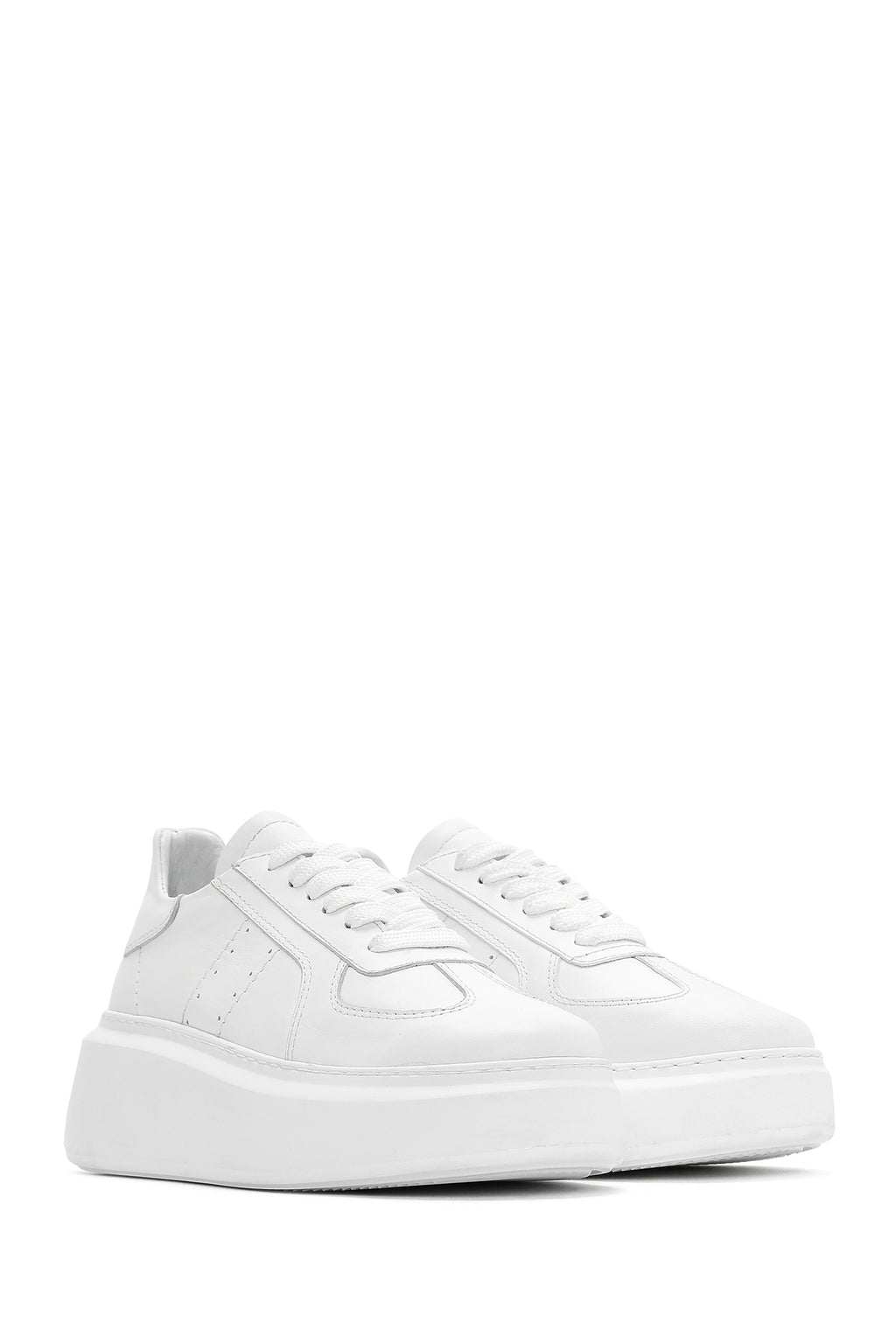 Kadın Beyaz Bağcıklı Kalın Tabanlı Deri Sneaker