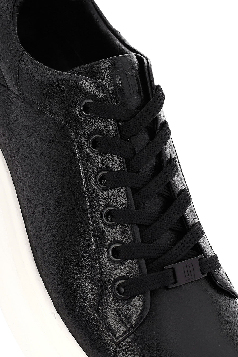 Erkek Siyah Bağcıklı Kalın Tabanlı Deri Sneaker