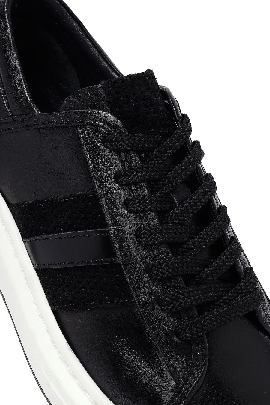 Erkek Siyah Bağcıklı Kalın Tabanlı Deri Sneaker