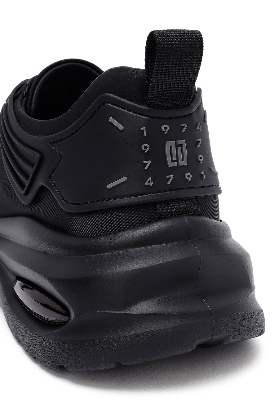 Men's Black Lace-Up Thick-Sole Fabric Sneakers
