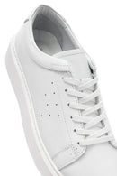 Erkek Beyaz Bağcıklı Kalın Tabanlı Deri Sneaker | Derimod