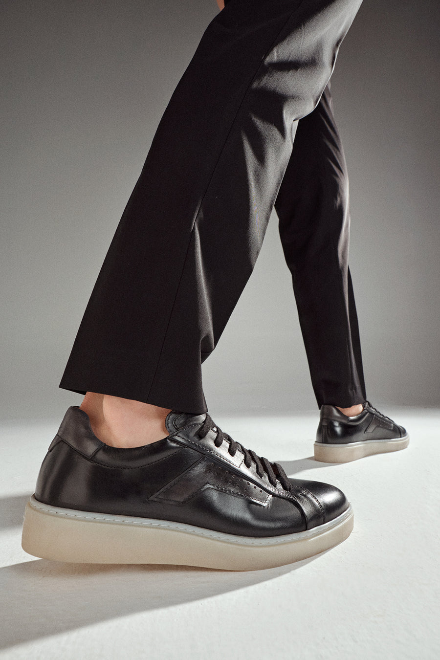 Men's Brown Lace-Up Leather Sneaker