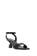 Kadın Siyah Bilekten Tokalı Kalın Topuklu Sandalet | Derimod