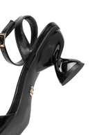 Kadın Siyah Bilekten Tokalı Kalın Topuklu Sandalet | Derimod
