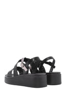 Kadın Siyah Bilekten Tokalı Kalın Tabanlı Sandalet | Derimod